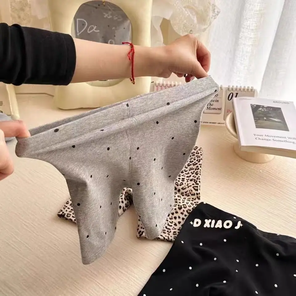 Girls' Leggings 2025 Summer New Style Children's Thin Outer Shorts Elastic Cycling Pants Girls' Yoga Pants
Girls' Leggings 2025 Summer New Style Children's Thin Outer Shorts Elastic Cycling Pants Girls' Yoga Pants