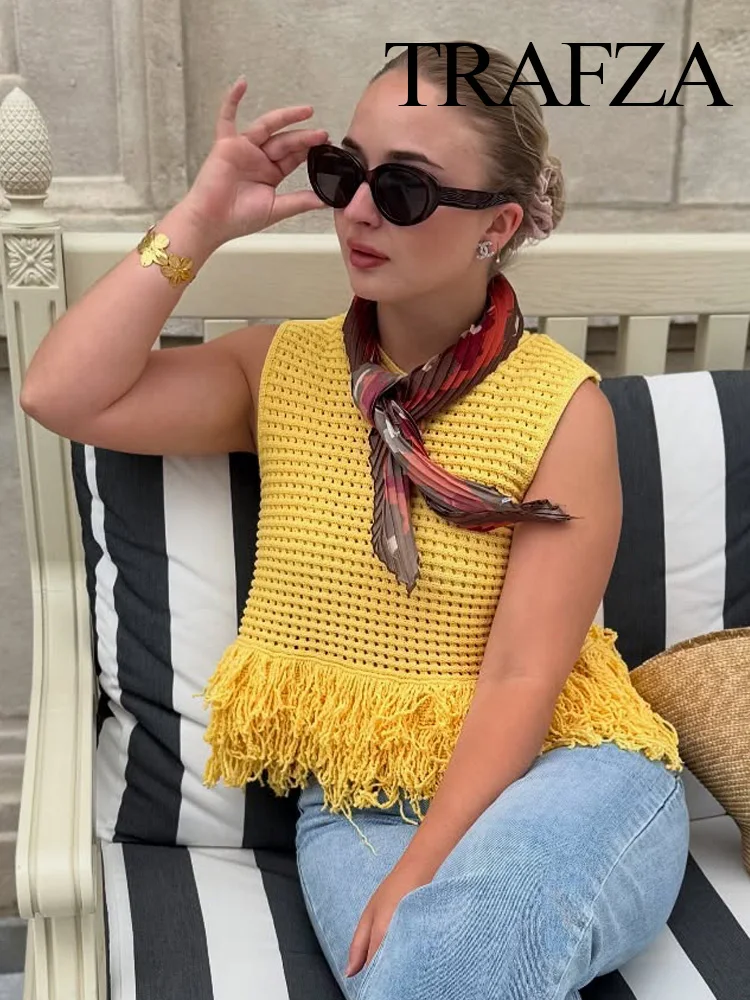 TRAFZA Women's Summer New Fashion Round Neck Solid Tassel Palette Hollow Knit Top Female Simple Sleeveless Short Vest Top Mujer
TRAFZA Women's Summer New Fashion Round Neck Solid Tassel Palette Hollow Knit Top Female Simple Sleeveless Short Vest Top Mujer