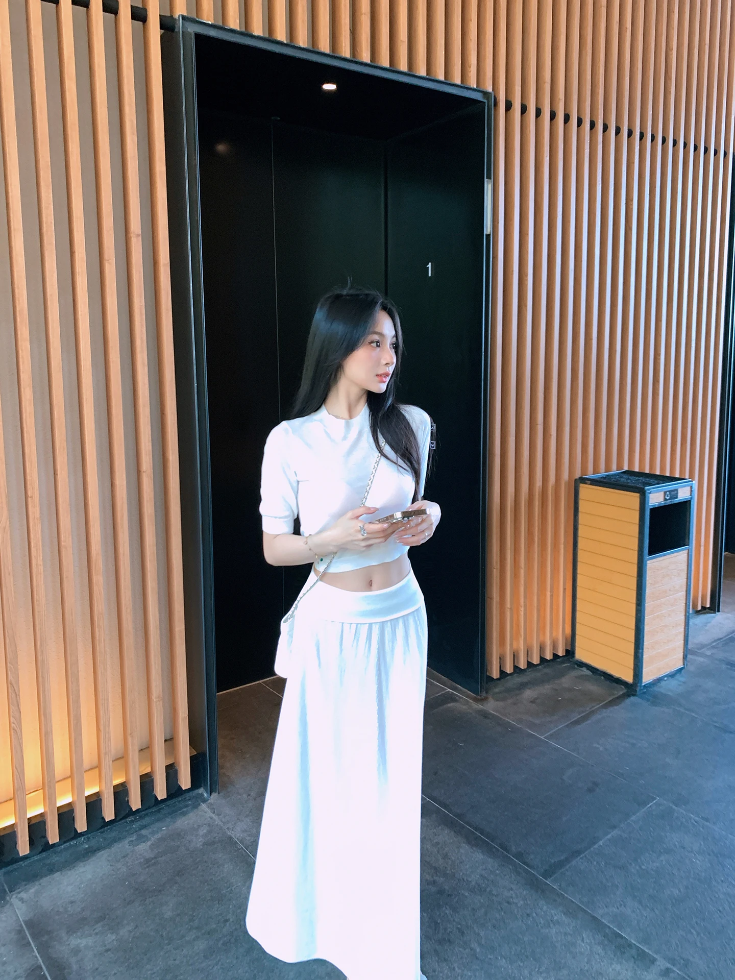 White Knitted Short Sleeve Top And Half Skirt Two Piece Set for Women Spring Early Pure Desire Style Clothing Sweet Style
White Knitted Short Sleeve Top And Half Skirt Two Piece Set for Women Spring Early Pure Desire Style Clothing Sweet Style