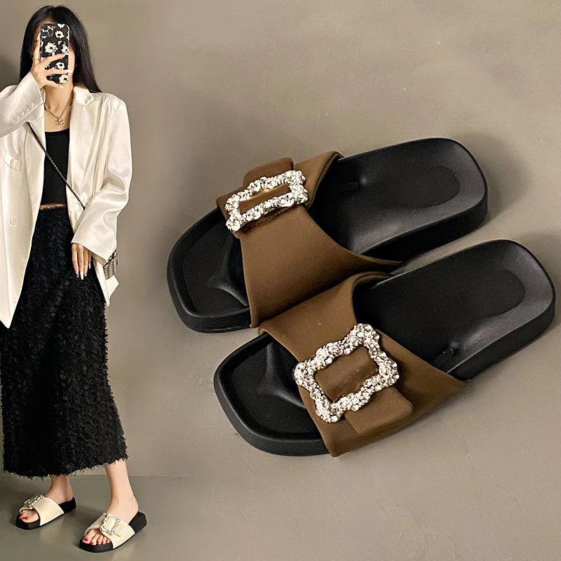 2025 New Woman's Slippers Luxury Rhinestone Women Sandals Brand Designer Anti-slip Beach Shoes Comfort Platform Shoes Flip-flops
2025 New Woman's Slippers Luxury Rhinestone Women Sandals Brand Designer Anti-slip Beach Shoes Comfort Platform Shoes Flip-flops
