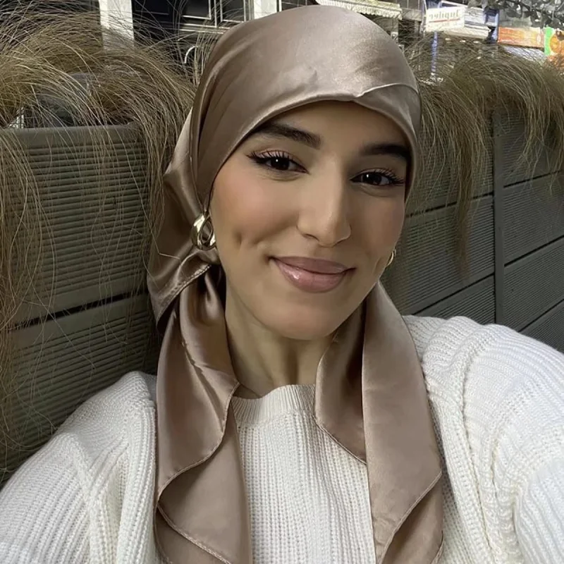 Атласный платок 90x90 см для женщин, элегантный квадратный шелковистый платок для головы и шеи – классический роскошный аксессуар
Атласный платок 90x90 см для женщин, элегантный квадратный шелковистый платок для головы и шеи – классический роскошный аксессуар