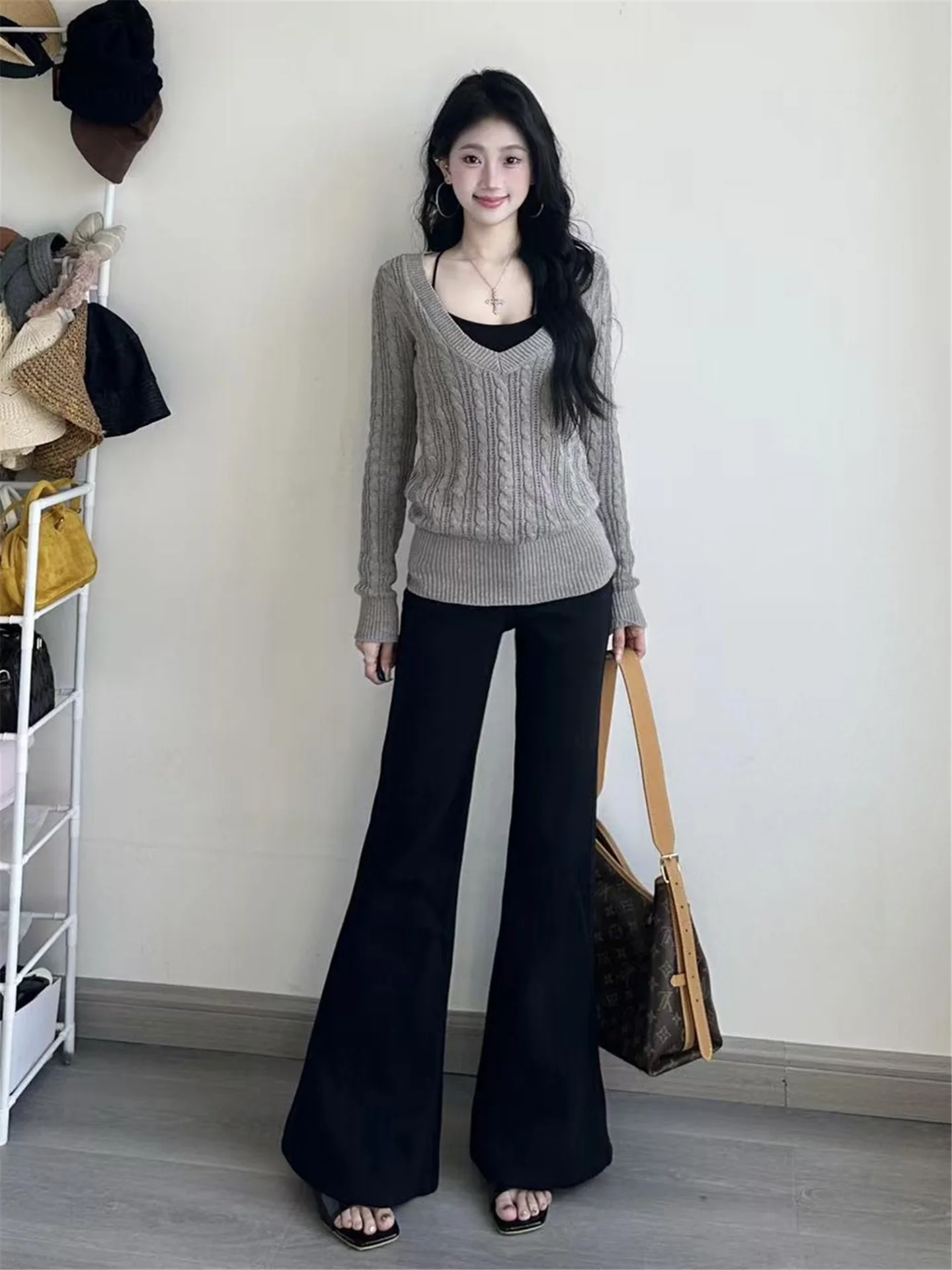 Extended Length High Waist Bell Bottom Jeans Women's Loose Fit Spring Cotton Denim Micro Flared Trousers Casual Washed Low Rise
Extended Length High Waist Bell Bottom Jeans Women's Loose Fit Spring Cotton Denim Micro Flared Trousers Casual Washed Low Rise