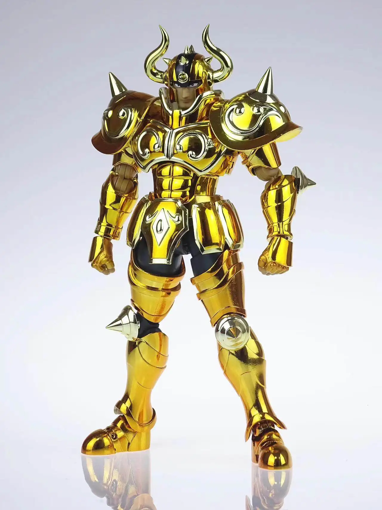 Золотая фигурка Saint Taurus Aludiba в наличии.
Золотая фигурка Saint Taurus Aludiba в наличии.