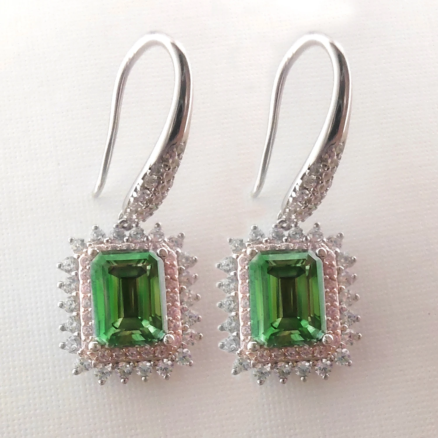 6Xiqi Jewelry x8MM Cultured Emerald Hook Earrings Women's 100% - S925 Silver Jewelry Gift for Women S925 Silver
6Xiqi Jewelry x8MM Cultured Emerald Hook Earrings Women's 100% - S925 Silver Jewelry Gift for Women S925 Silver