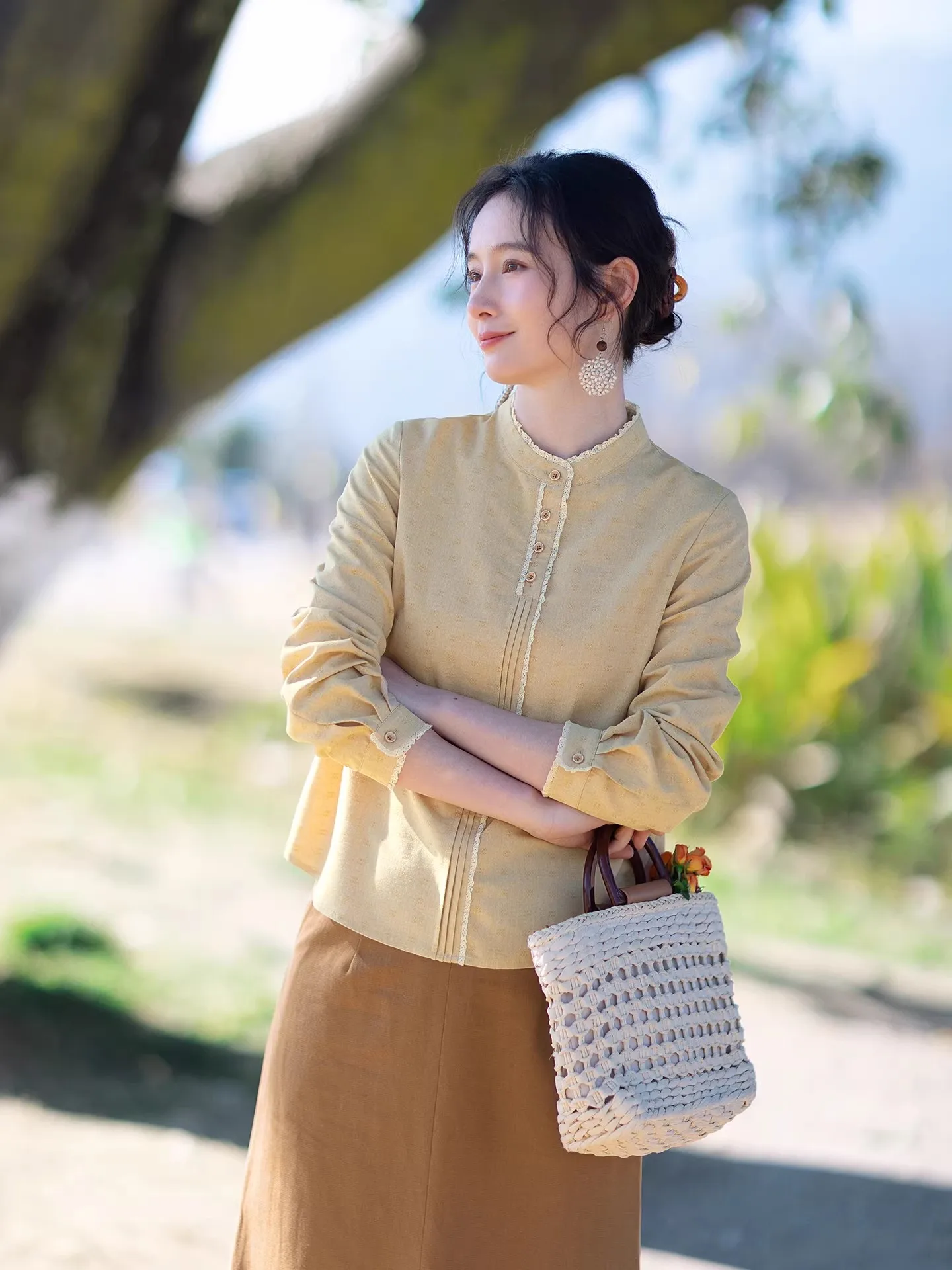 Красно-желтая женская блузка с длинным рукавом в китайском стиле, новинка весенней коллекции, высококачественный дышащий топ из смесового хлопка и льна
Красно-желтая женская блузка с длинным рукавом в китайском стиле, новинка весенней коллекции, высококачественный дышащий топ из смесового хлопка и льна