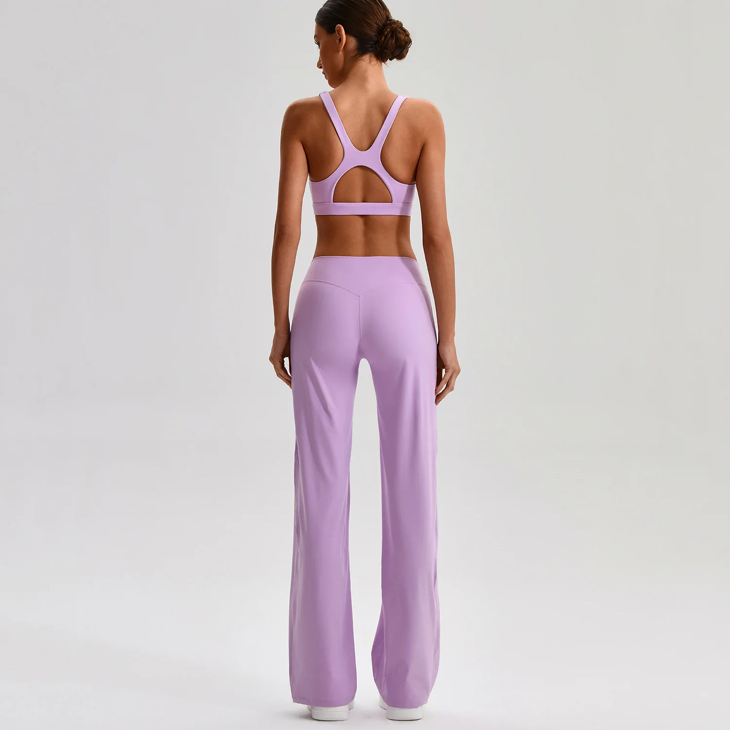 Однотонный комплект для фитнеса и йоги: расклешенные леггинсы и топ с перекрестной спинкой, 2 предмета, мягкий спортивный костюм для тренировок, женская спортивная одежда
Однотонный комплект для фитнеса и йоги: расклешенные леггинсы и топ с перекрестной спинкой, 2 предмета, мягкий спортивный костюм для тренировок, женская спортивная одежда