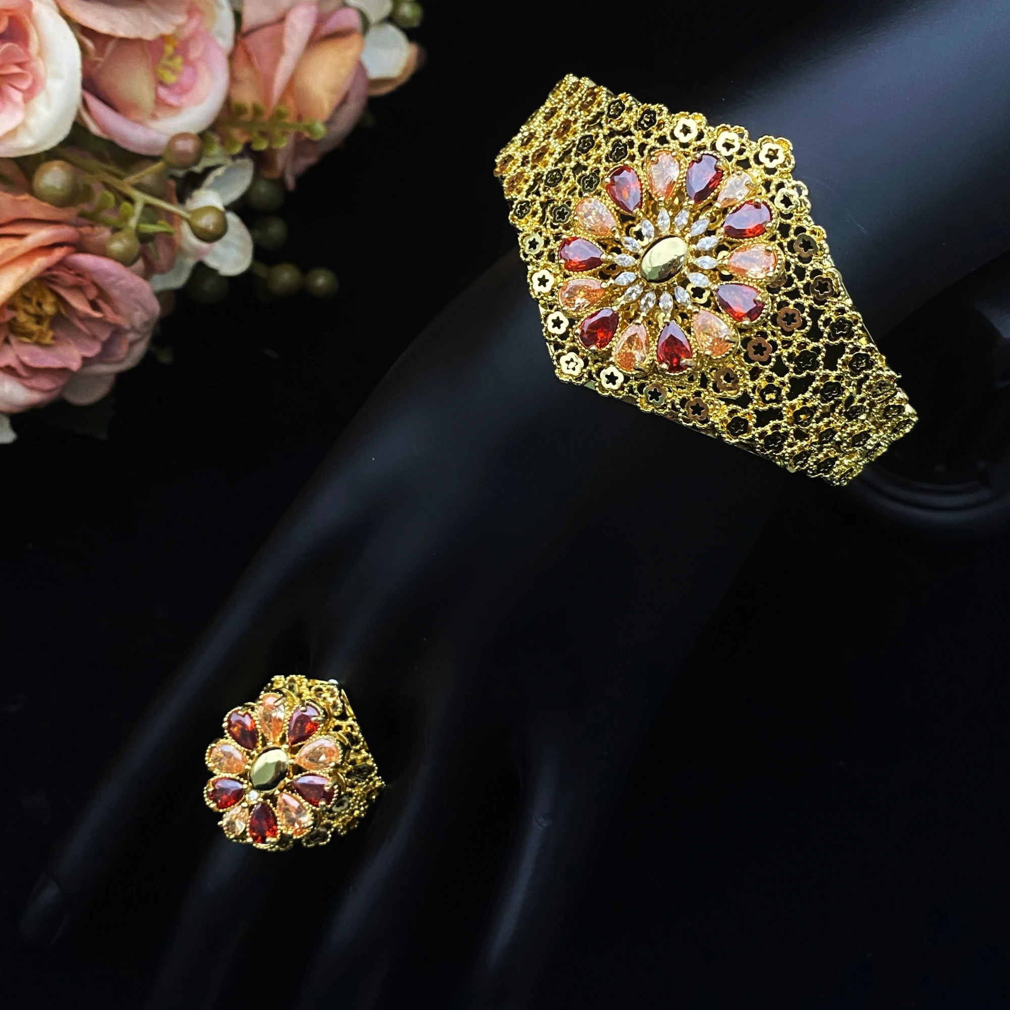 JRH Floral Openwork 2Pcs Set Bangle Ring Elegant Gold Plated Hollow Out Boho Stackable Jewelry Perfect Woman Gift
JRH Floral Openwork 2Pcs Set Bangle Ring Elegant Gold Plated Hollow Out Boho Stackable Jewelry Perfect Woman Gift