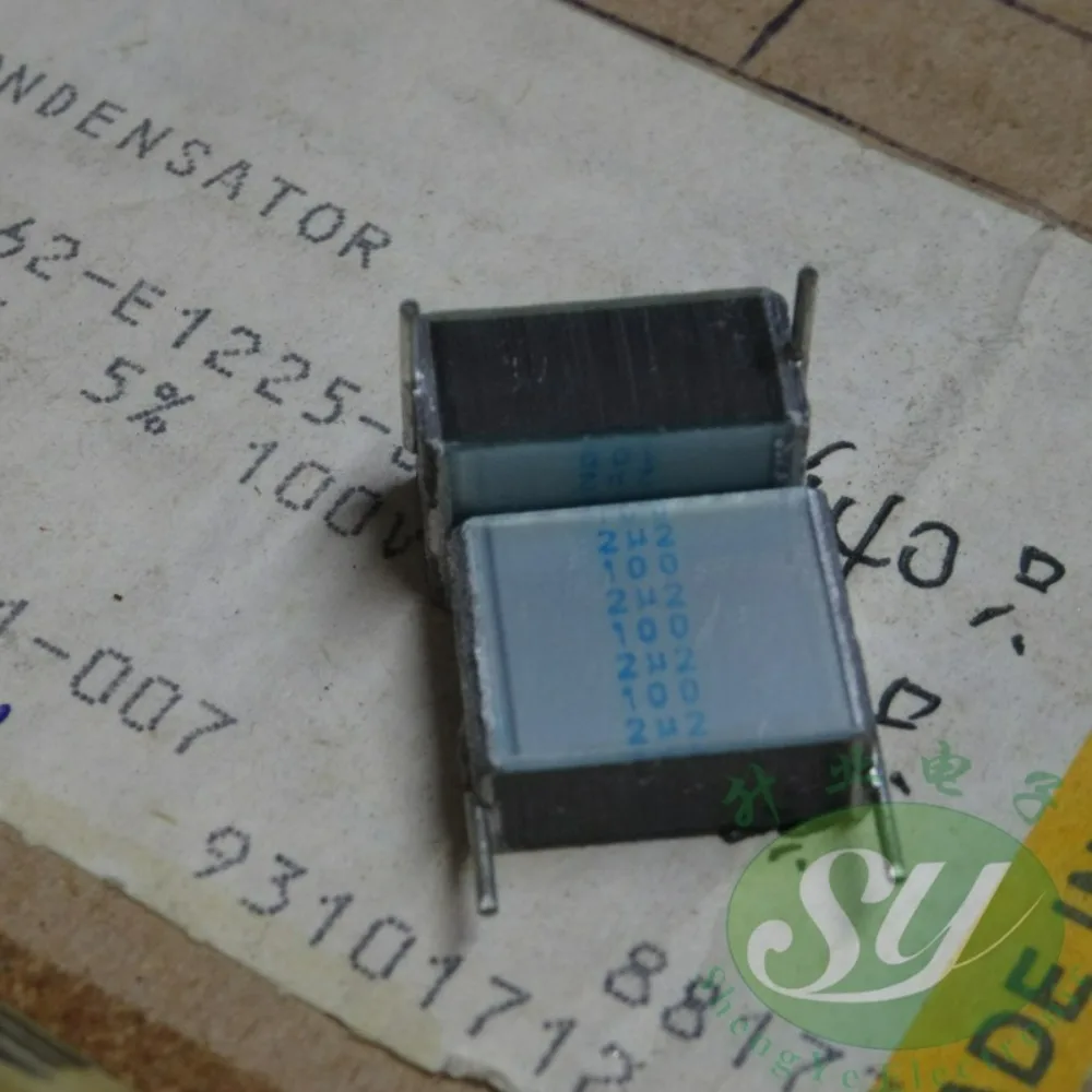 5pcs/lot EPCOS 2.2uf 100v 2u2 225 J Brand new 15mm film capacitor B32562E1225J
5pcs/lot EPCOS 2.2uf 100v 2u2 225 J Brand new 15mm film capacitor B32562E1225J