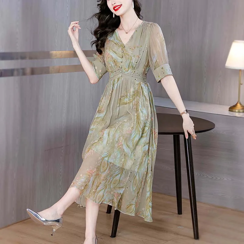 2025 Summer Print Silk Chiffon Elegant Casual Beach Dress Chic V-Neck Casual Long Boho Dress Women Bodycon Party Night Dress
2025 Summer Print Silk Chiffon Elegant Casual Beach Dress Chic V-Neck Casual Long Boho Dress Women Bodycon Party Night Dress