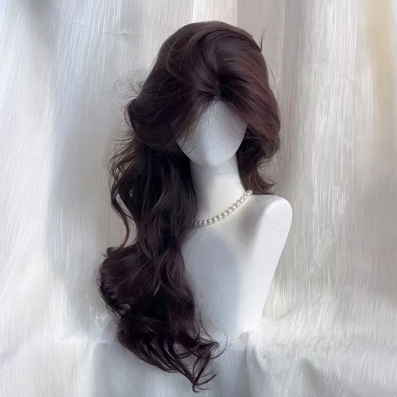 Синтетический парик для женщин, длинный волнистый многослойный средний вид, естественный вид, пушистая повседневная одежда, термостойкий парик для косплея, вечеринки
Синтетический парик для женщин, длинный волнистый многослойный средний вид, естественный вид, пушистая повседневная одежда, термостойкий парик для косплея, вечеринки