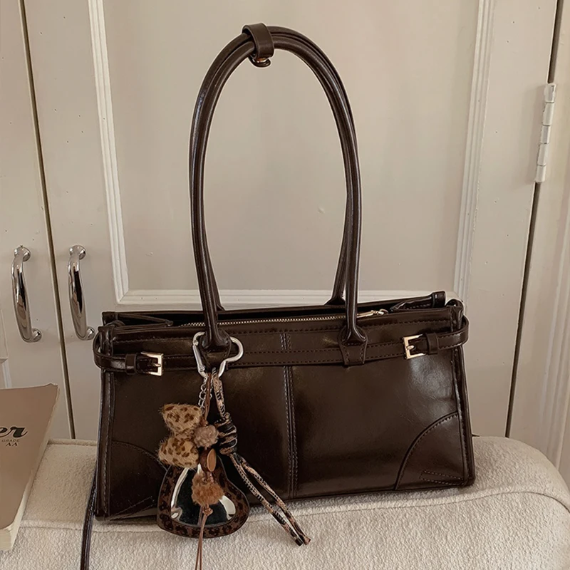 Квадратная сумка в корейском стиле, женская дизайнерская элегантная блестящая сумка с пряжкой на ремне, сумка на плечо на молнии с подвеской в виде леопардового принта
Квадратная сумка в корейском стиле, женская дизайнерская элегантная блестящая сумка с пряжкой на ремне, сумка на плечо на молнии с подвеской в виде леопардового принта