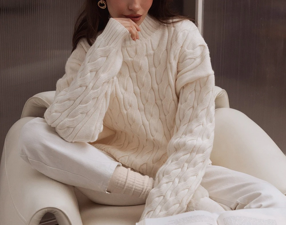 High-neck Sweater 2025 Autumn and Winter New Style Loose Fit Crewneck Sweater for Women with A Lazy Twist Knit Pattern
High-neck Sweater 2025 Autumn and Winter New Style Loose Fit Crewneck Sweater for Women with A Lazy Twist Knit Pattern