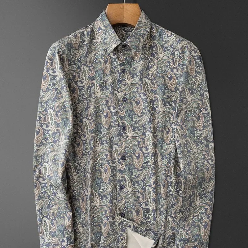 Весенне-осенняя новая модная одежда с воротником-поло и длинными рукавами для повседневного универсального молодежного тренда в западном стиле, мужские рубашки с принтом
Весенне-осенняя новая модная одежда с воротником-поло и длинными рукавами для повседневного универсального молодежного тренда в западном стиле, мужские рубашки с принтом