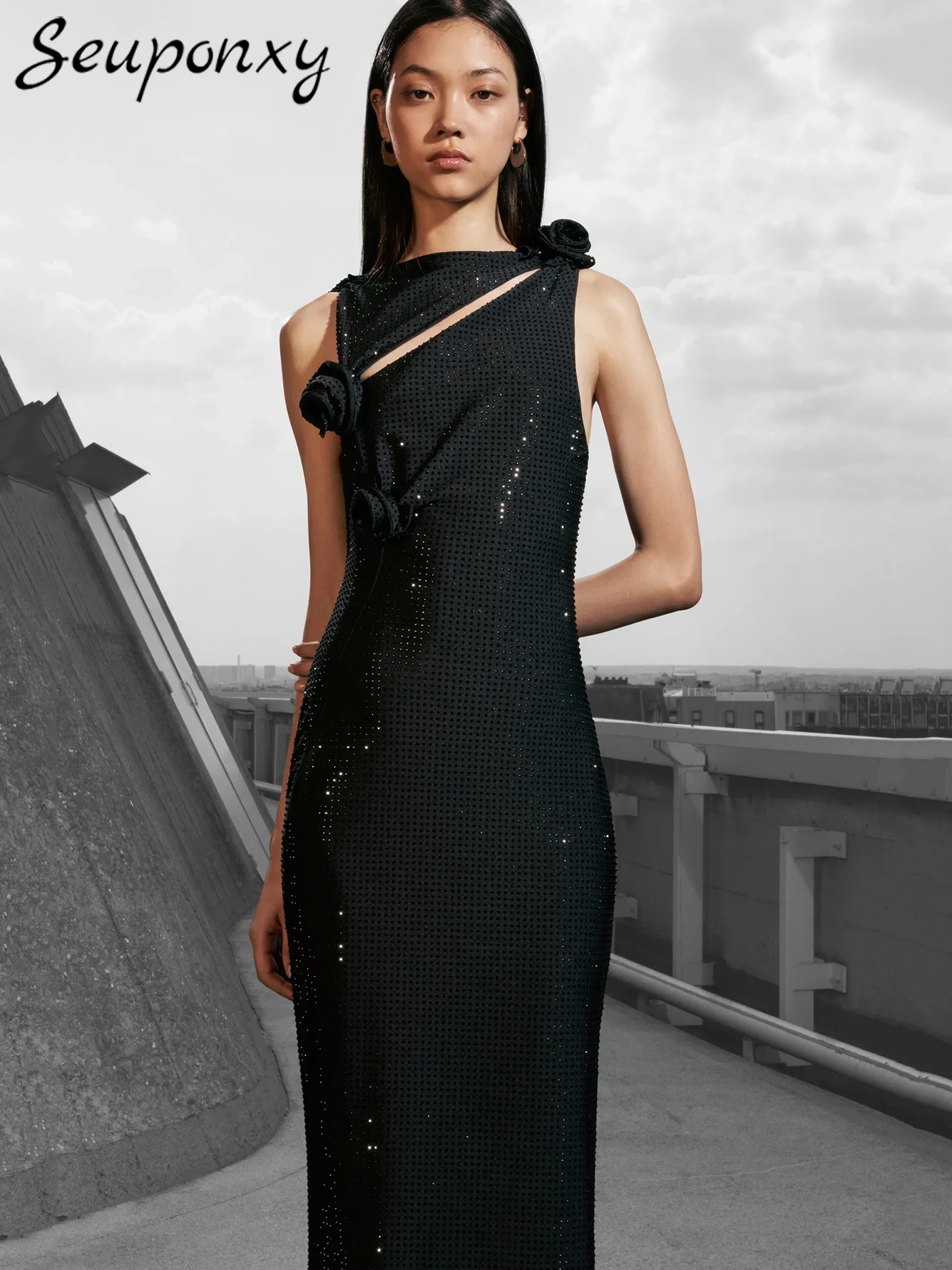 High Quality Black Women'S Sexy Sleeveless O-Neck Hollow Luxury Diamond 3D Flower Bandage Dress Elegant Evening Party Club Dress
High Quality Black Women'S Sexy Sleeveless O-Neck Hollow Luxury Diamond 3D Flower Bandage Dress Elegant Evening Party Club Dress