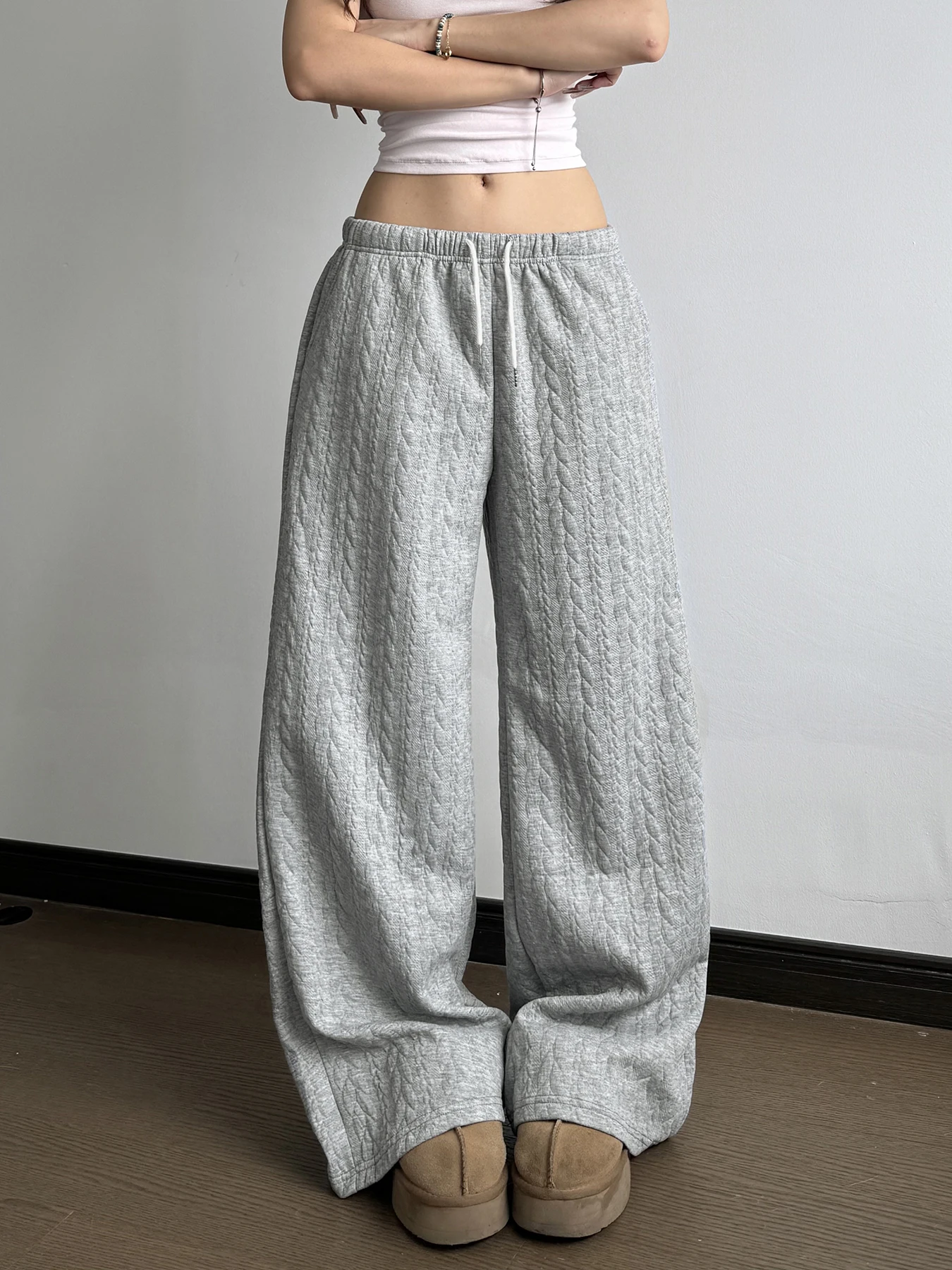 WEEKEEP Casual Pants Women's Pure Color Stripe Texture Elastic Waist Belted Straight Loose Long Pants Autumn Street Style
WEEKEEP Casual Pants Women's Pure Color Stripe Texture Elastic Waist Belted Straight Loose Long Pants Autumn Street Style