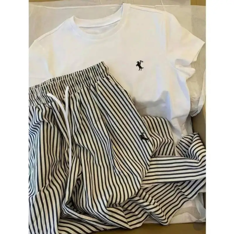 New J 27398 round Ne ort Sve Embroidered Printed T-irt Men's Casual Sportswear Seven Sve Autumn Faion Top
New J 27398 round Ne ort Sve Embroidered Printed T-irt Men's Casual Sportswear Seven Sve Autumn Faion Top