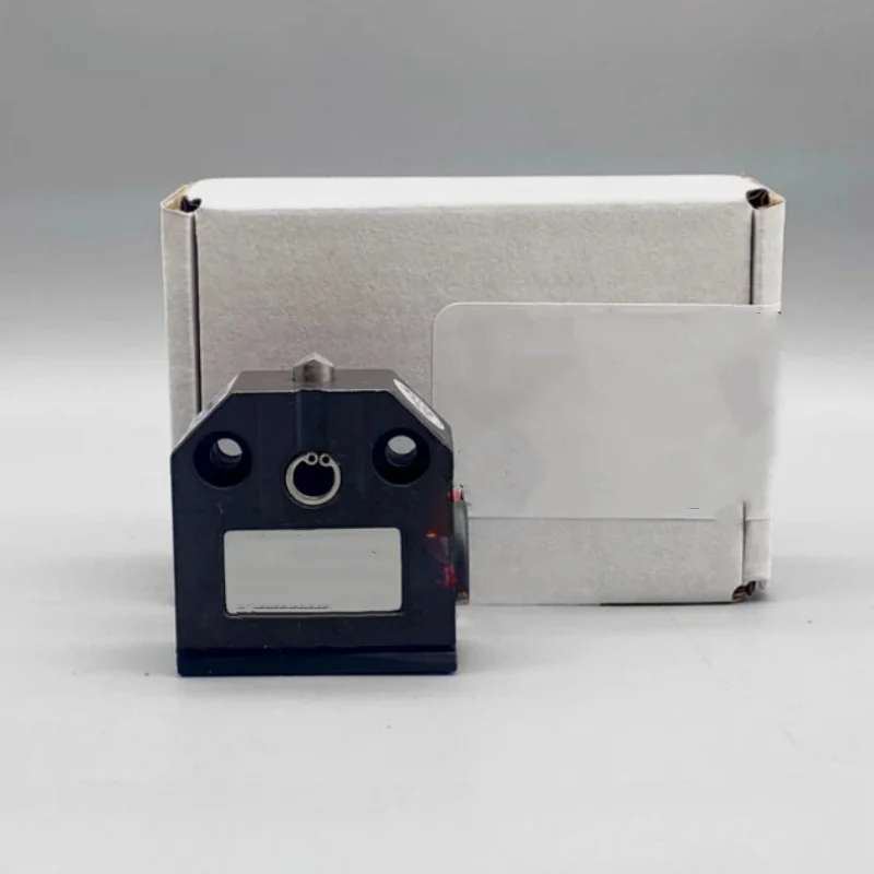 Совершенно новый оригинальный концевой выключатель 079287 SN02R12-502-M 082165 SN02D12-502-M 084904 N01K550-M 087151 N01D562-M ID
Совершенно новый оригинальный концевой выключатель 079287 SN02R12-502-M 082165 SN02D12-502-M 084904 N01K550-M 087151 N01D562-M ID