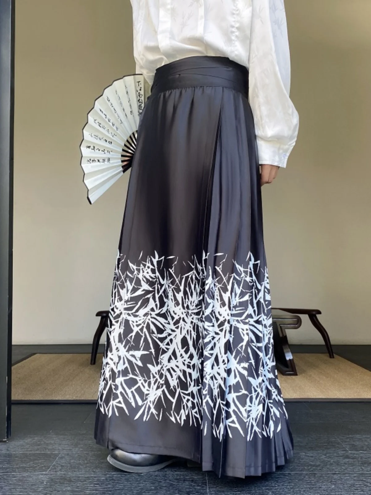 Осенние Новинки: Мужские Ретро-Брюки с Цветочным Принтом, Плиссированные, с Завышенной Талией, Повседневные, Универсальные, Модные, в Стиле «Молодежный Энергетический Ветер»
Осенние Новинки: Мужские Ретро-Брюки с Цветочным Принтом, Плиссированные, с Завышенной Талией, Повседневные, Универсальные, Модные, в Стиле «Молодежный Энергетический Ветер»