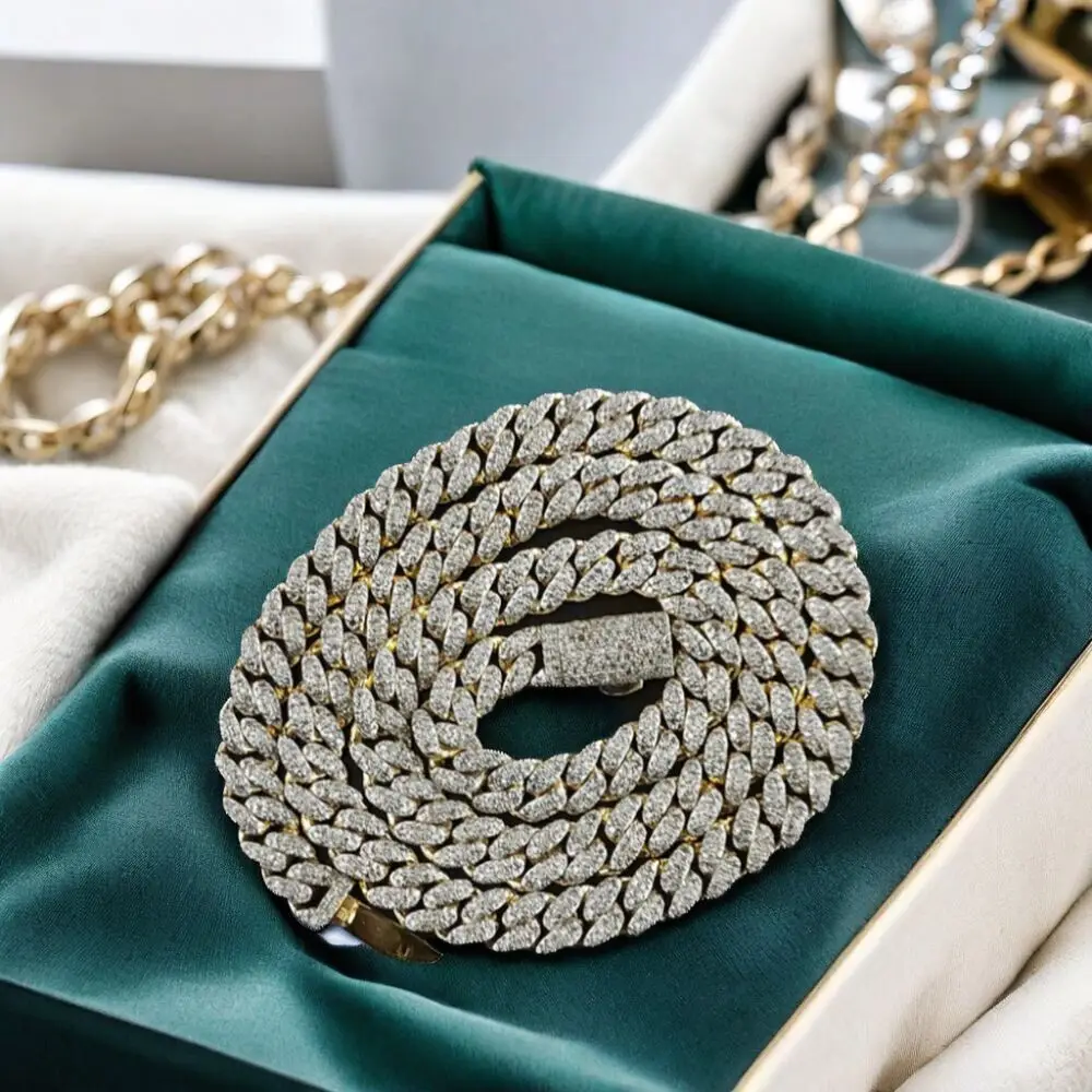 Iced Out Hiphop 8MM Cuban Link Chain S925 Sterling Silver Pass Diamond Tester VVS Moissanite Cuban Chain
Iced Out Hiphop 8MM Cuban Link Chain S925 Sterling Silver Pass Diamond Tester VVS Moissanite Cuban Chain