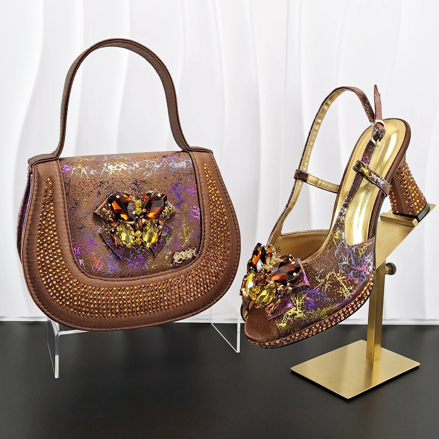 Exquisite HandBag With Peep Toe Shoes Sexy Match Set High-Heeled Shoes Fashion Ladies Shoes Stylish Peep Toe Party Design 63-9
Exquisite HandBag With Peep Toe Shoes Sexy Match Set High-Heeled Shoes Fashion Ladies Shoes Stylish Peep Toe Party Design 63-9