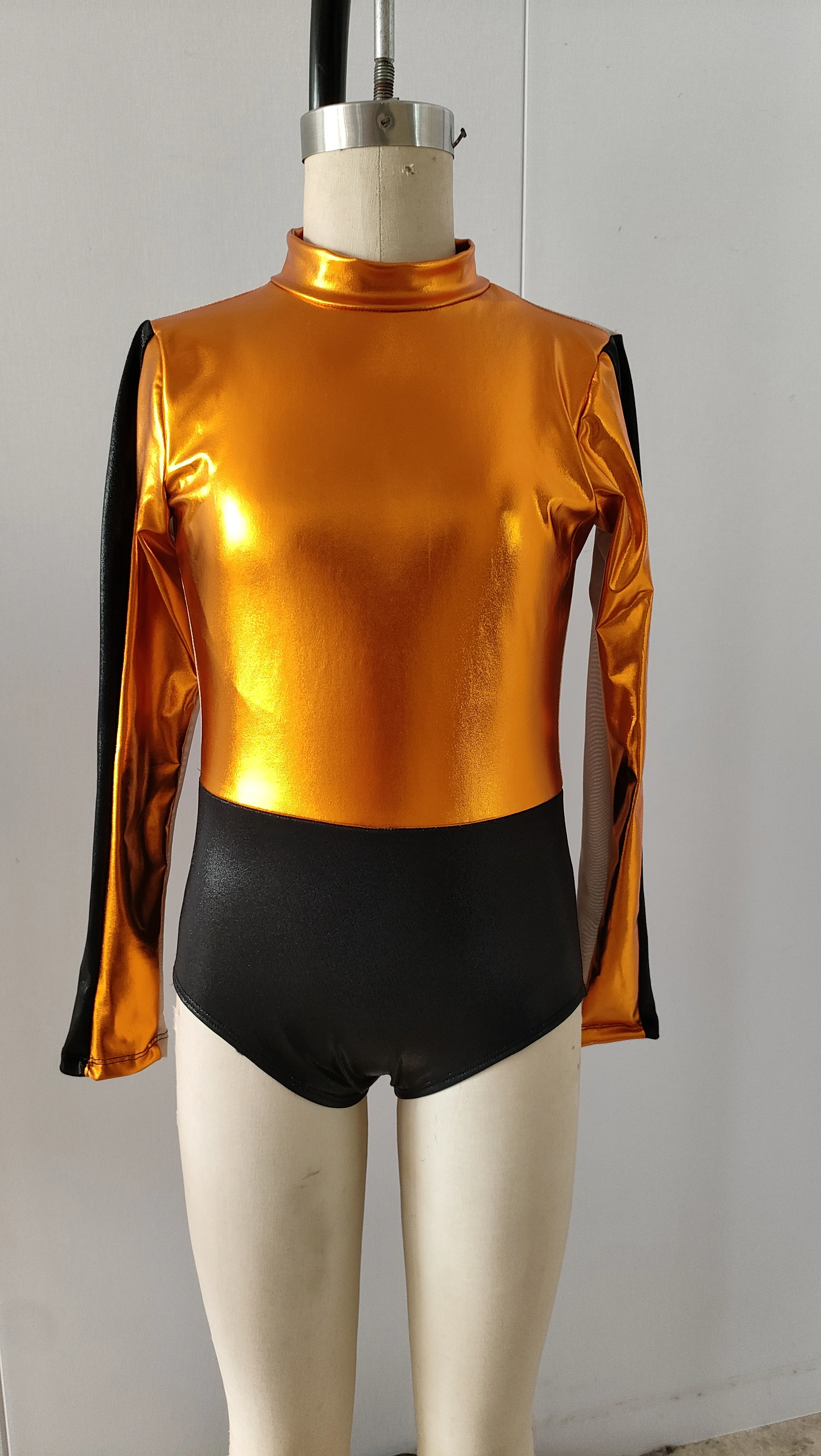 Профессиональные костюмы для джазовых латинских танцев по индивидуальному заказу, женская танцевальная одежда любого цвета, блестящая тренировочная юбка с блестками
Профессиональные костюмы для джазовых латинских танцев по индивидуальному заказу, женская танцевальная одежда любого цвета, блестящая тренировочная юбка с блестками