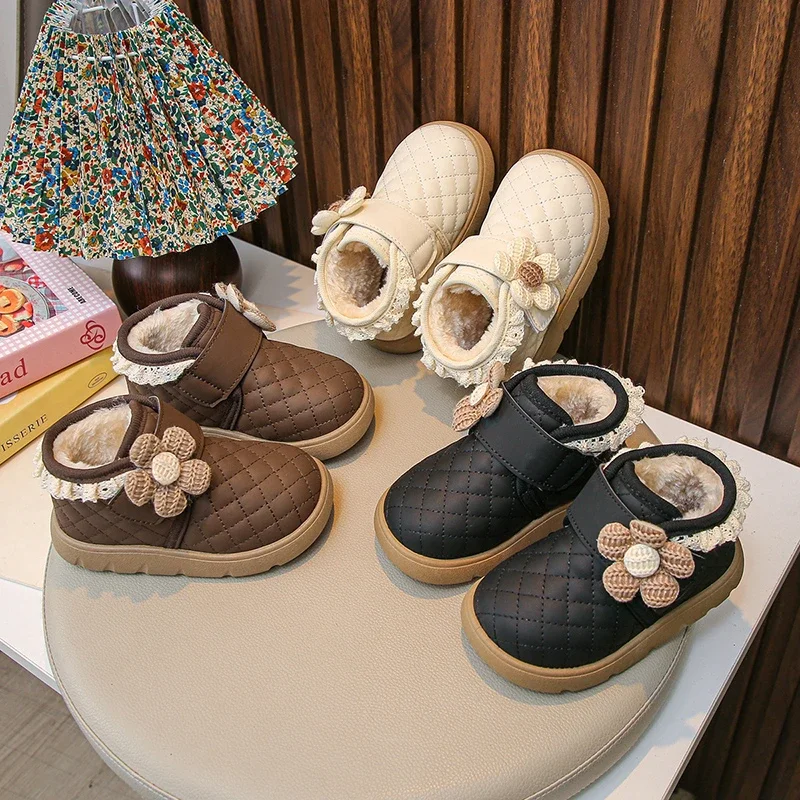 Kids Short Boots with Sweet Flowers Soft Sole Girls Princess Boots Hook&loop 2025 New Children Ankle Boots Round Toes Suede Warm
Kids Short Boots with Sweet Flowers Soft Sole Girls Princess Boots Hook&loop 2025 New Children Ankle Boots Round Toes Suede Warm