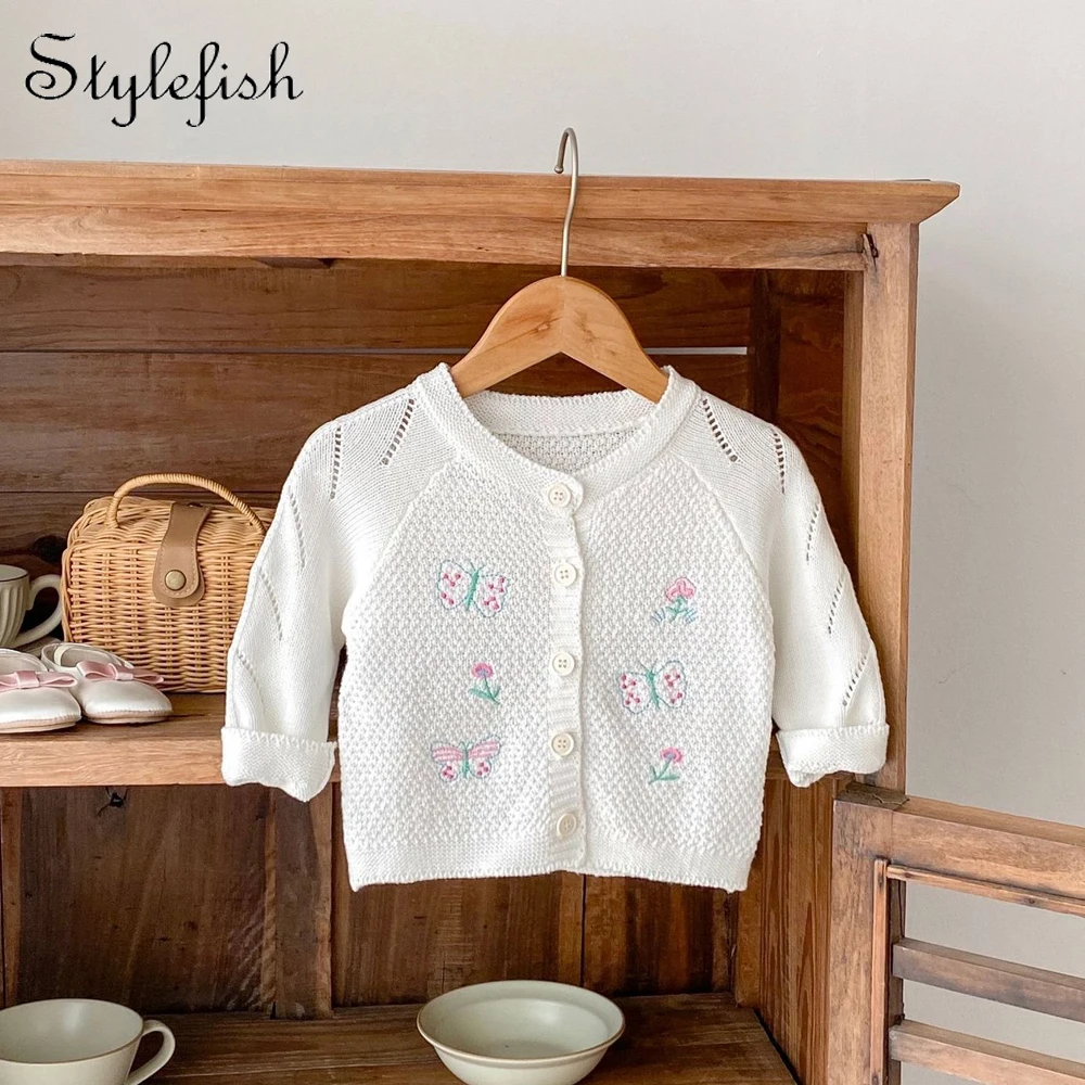 Autumn new 0-3 year old baby clothing for girls and babies, butterfly flower embroidered knitted cardigan
Autumn new 0-3 year old baby clothing for girls and babies, butterfly flower embroidered knitted cardigan