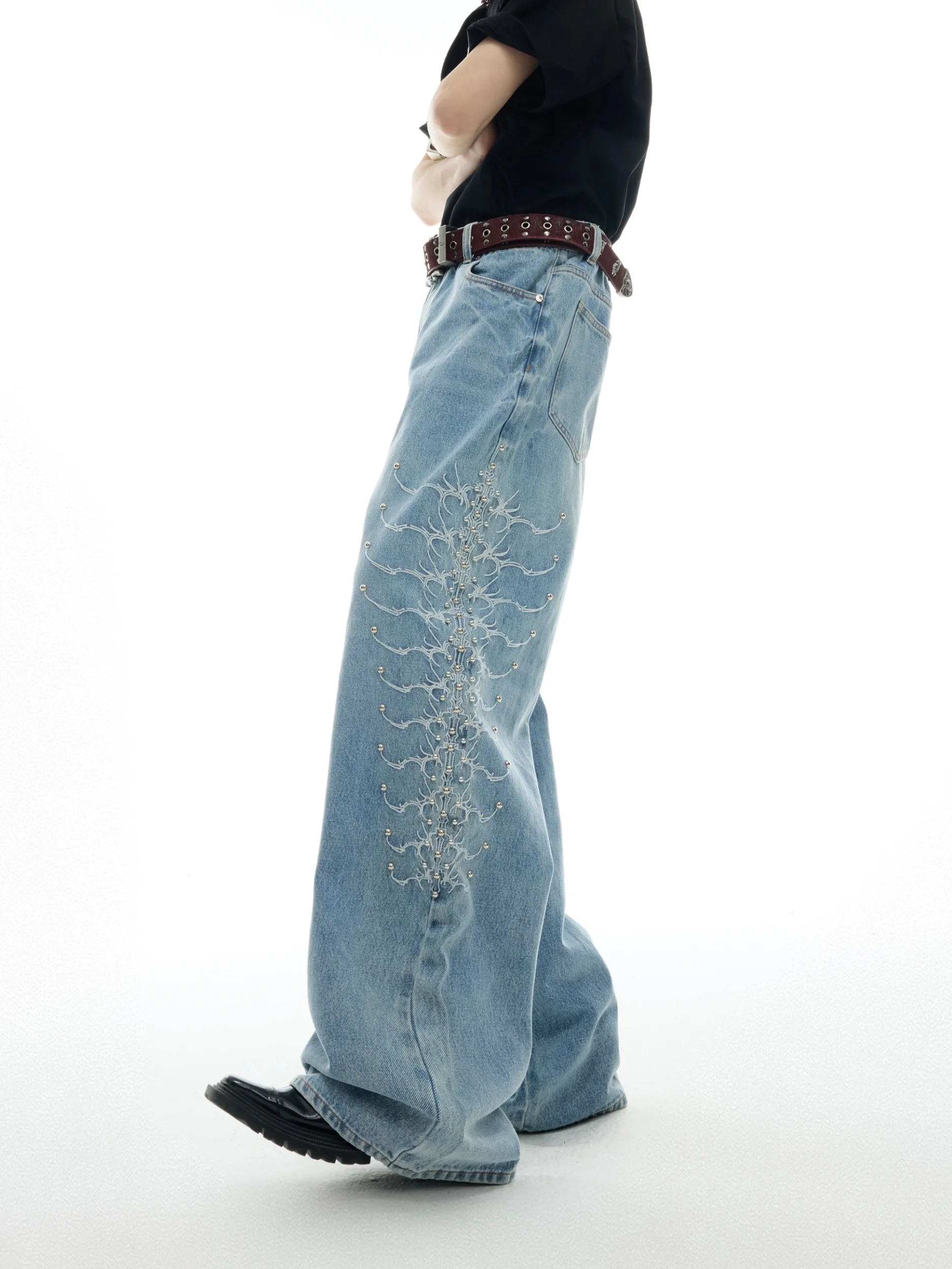 ArguE CulturE Snake-Eyed Spine Vintage Washed Metal Rivet Design Jeans High Waist Straight Leg Cotton Youth Fashion Breathable
ArguE CulturE Snake-Eyed Spine Vintage Washed Metal Rivet Design Jeans High Waist Straight Leg Cotton Youth Fashion Breathable