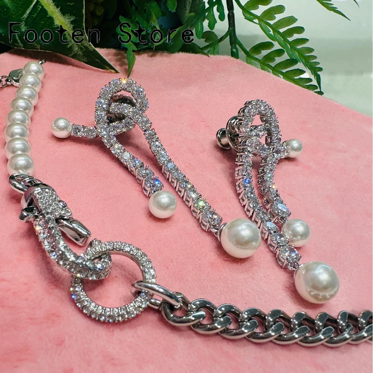 2025 New Trend Fine Jewelry Sets Charm White Pearl High Quality Crystal Earrings Necklaces Bracelet for Women's Anniversary Gift
2025 New Trend Fine Jewelry Sets Charm White Pearl High Quality Crystal Earrings Necklaces Bracelet for Women's Anniversary Gift