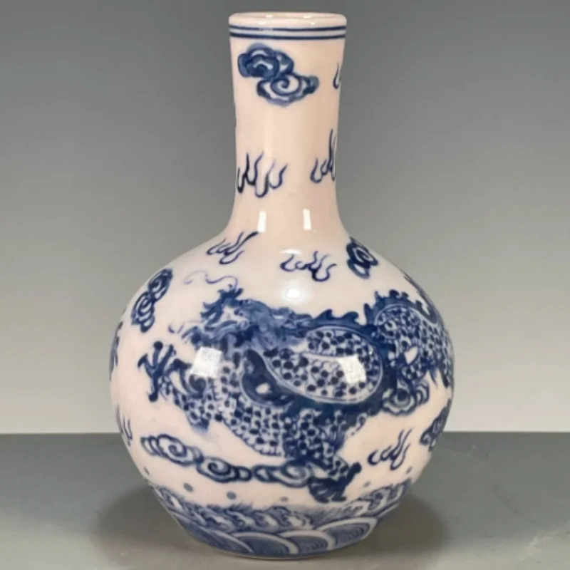 Antique porcelain blue and white dragon patterned auspicious beast decorative vase home desktop decoration modern retro crafts
Antique porcelain blue and white dragon patterned auspicious beast decorative vase home desktop decoration modern retro crafts