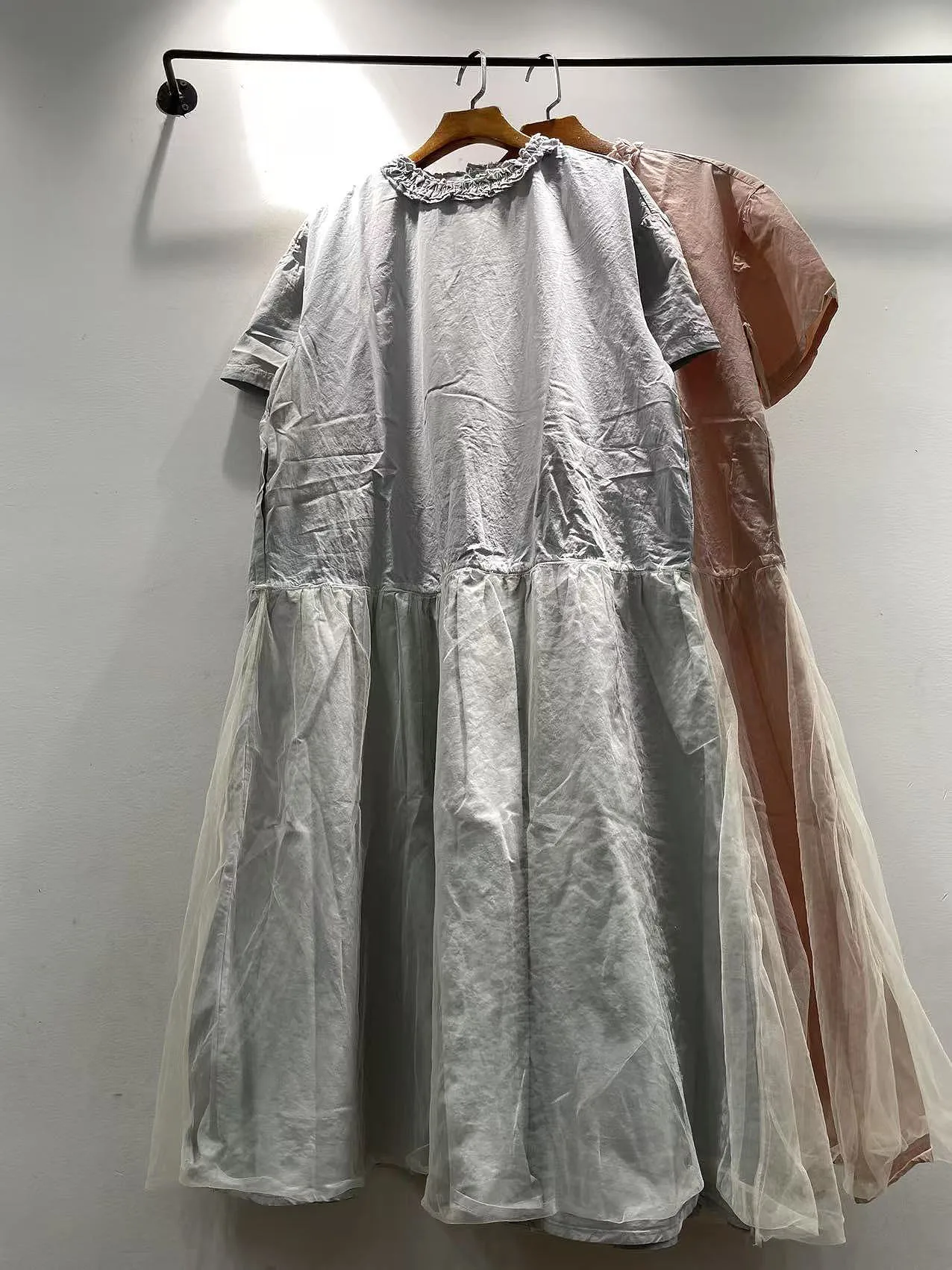 Summer Women's Loose Fit Midi Dress Floral Lace Trim round Neck Short Sleeve Cotton Gauze Paneling High Waist A-Line Skirt
Summer Women's Loose Fit Midi Dress Floral Lace Trim round Neck Short Sleeve Cotton Gauze Paneling High Waist A-Line Skirt