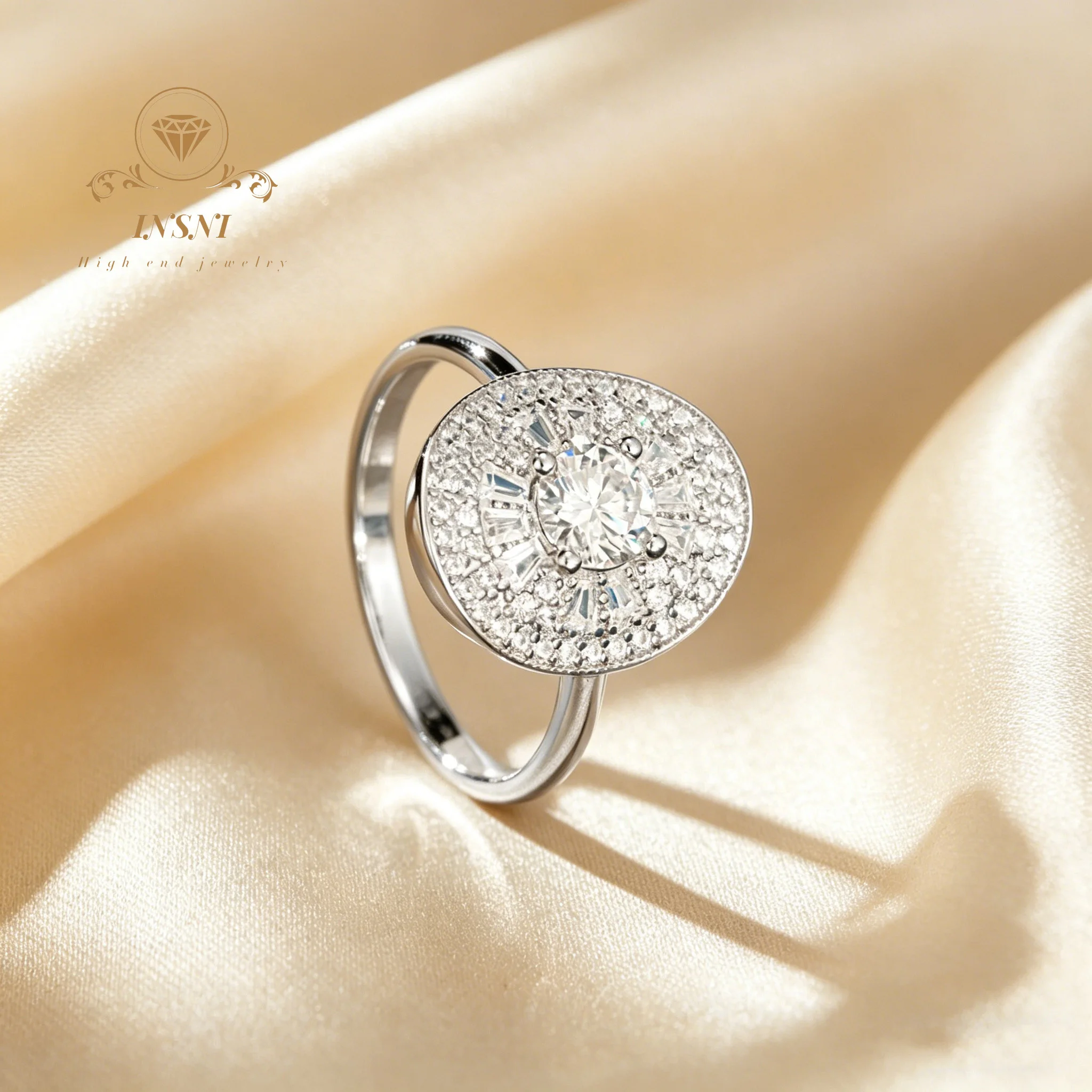 S925 Silver Disc Shape Moissanite Ring with Oval Halo Pave Settings Engagement Jewelry for Women Gifts No Allergy No Fading
S925 Silver Disc Shape Moissanite Ring with Oval Halo Pave Settings Engagement Jewelry for Women Gifts No Allergy No Fading