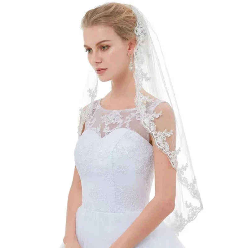 White Ivory Short Wedding Veils Lace Edge Bridal Veil with Comb Wedding Accessories Veu de Noiva Bride
White Ivory Short Wedding Veils Lace Edge Bridal Veil with Comb Wedding Accessories Veu de Noiva Bride