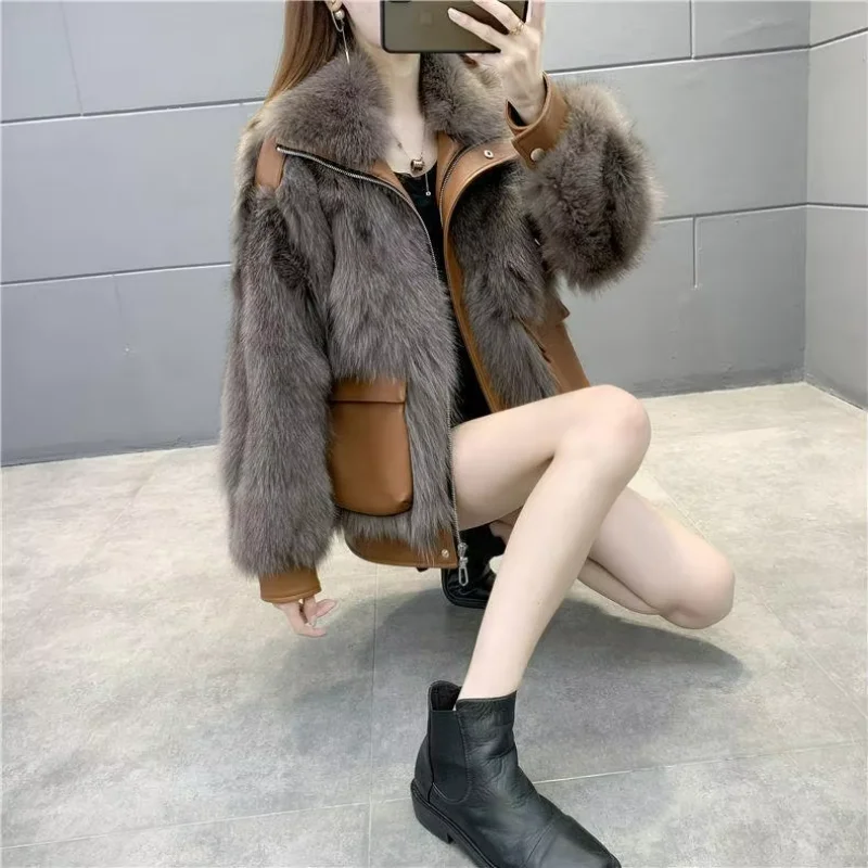 2024 Winter New Fashionable Jacket Tweed Style Cropped Loose-fit Faux Fur Top One-piece Big Lapel Coat E3189
2024 Winter New Fashionable Jacket Tweed Style Cropped Loose-fit Faux Fur Top One-piece Big Lapel Coat E3189