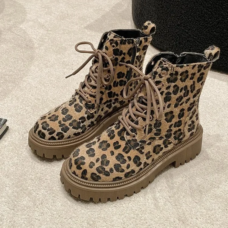 Women Shoes Hot Sale 2025 New Leopard Print Women's Boots Stylish High-top Motorcycle Boots Non-slip Thick-soled Casual Shoes
Women Shoes Hot Sale 2025 New Leopard Print Women's Boots Stylish High-top Motorcycle Boots Non-slip Thick-soled Casual Shoes