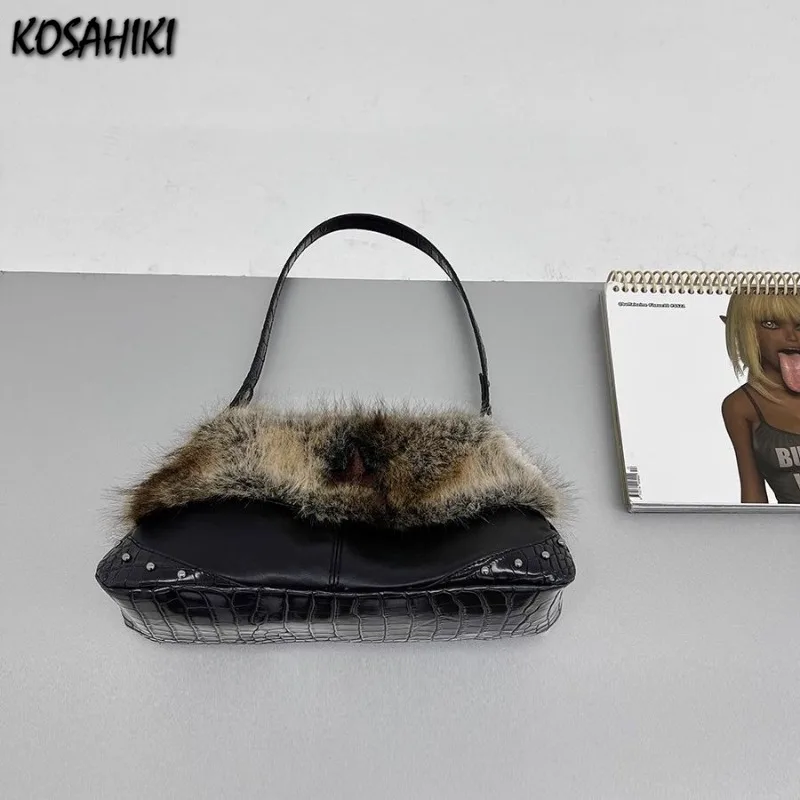 Меховая лоскутная винтажная офисная женская сумка подмышками, женская роскошная дизайнерская шикарная винтажная сумка Y2k, сумки на плечо с заклепками и вышивкой звезд
Меховая лоскутная винтажная офисная женская сумка подмышками, женская роскошная дизайнерская шикарная винтажная сумка Y2k, сумки на плечо с заклепками и вышивкой звезд