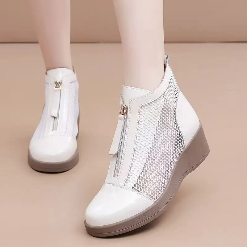 Women Genuine Leather Mesh Wedges Cool Boots Spring Summer New Soft sole Non Slip Round Toe High Quality Front Zip Ankle Boots
Women Genuine Leather Mesh Wedges Cool Boots Spring Summer New Soft sole Non Slip Round Toe High Quality Front Zip Ankle Boots