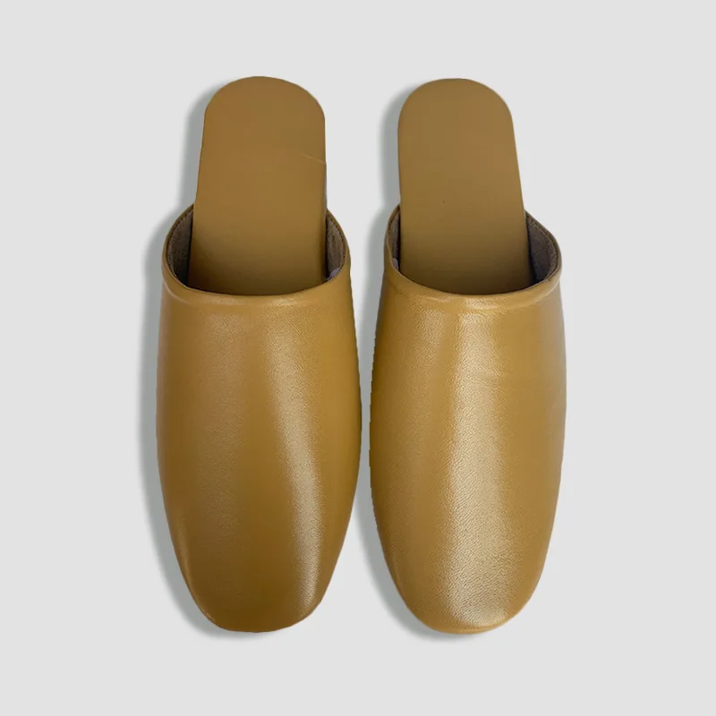 Женские шлепанцы из овечьей кожи, мужские тапочки с закрытым носком, дышащая качественная гостиничная обувь
Женские шлепанцы из овечьей кожи, мужские тапочки с закрытым носком, дышащая качественная гостиничная обувь