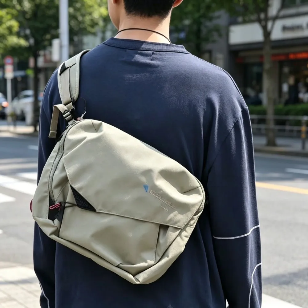 8L Unisex Outdoor Messenger Bag, Large Capacity Lightweight Laptop Bag, Casual Cycling Commuter Single Shoulder Crossbody Bag
8L Unisex Outdoor Messenger Bag, Large Capacity Lightweight Laptop Bag, Casual Cycling Commuter Single Shoulder Crossbody Bag