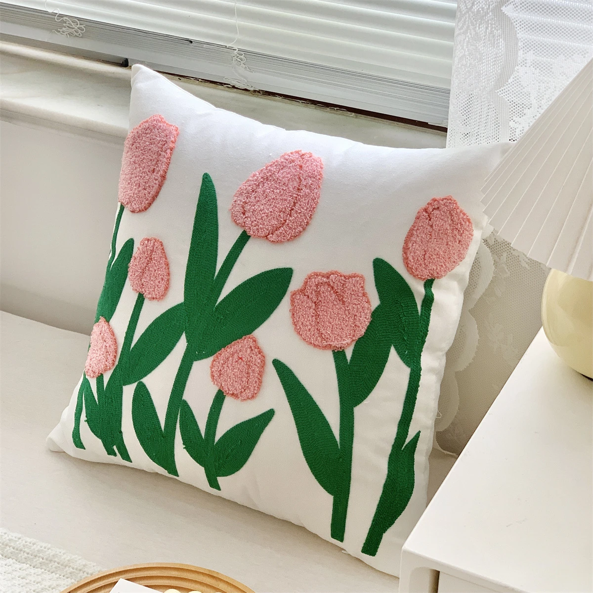 Embroidered Floral Pillow Case Rose Tulip Daisy Flower Cushion Cover For Couch Pillow Home Decoration Living Room 45x45cm Cotton
Embroidered Floral Pillow Case Rose Tulip Daisy Flower Cushion Cover For Couch Pillow Home Decoration Living Room 45x45cm Cotton
