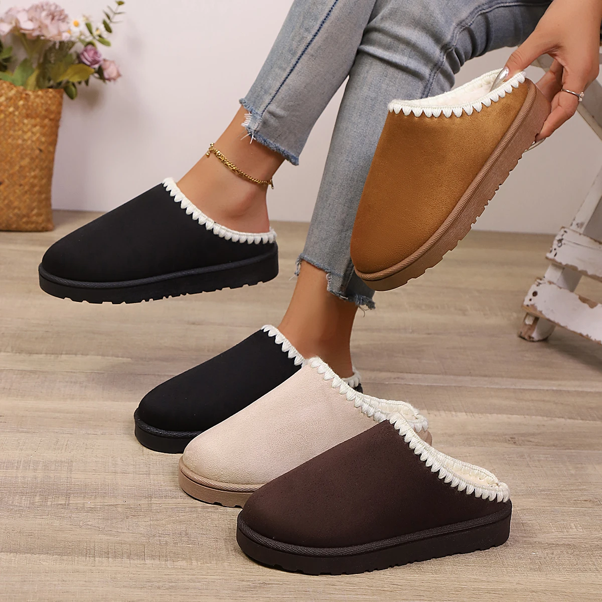 Женские пушистые тапочки на платформе, зимние плюшевые теплые новые модные женские повседневные хлопковые туфли, универсальные уличные женские домашние тапочки
Женские пушистые тапочки на платформе, зимние плюшевые теплые новые модные женские повседневные хлопковые туфли, универсальные уличные женские домашние тапочки