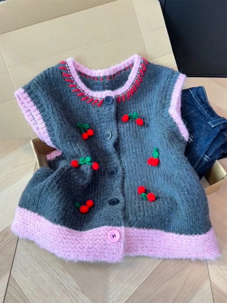 Корейский вязаный жилет вишневого цвета, новая зимняя модная модель больших размеров, омолаживающий топ, женская мягкая трикотажная одежда
Корейский вязаный жилет вишневого цвета, новая зимняя модная модель больших размеров, омолаживающий топ, женская мягкая трикотажная одежда