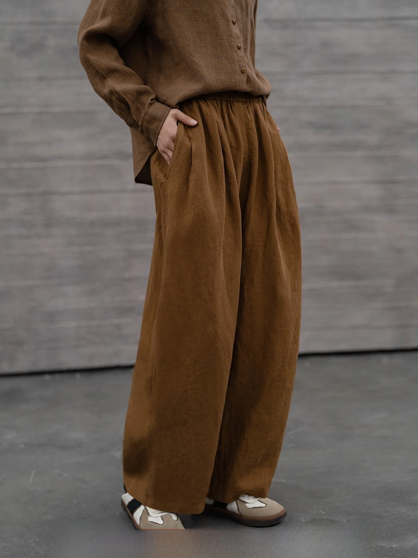 High Quality Linen Wide Leg Casual Pants Original Sand Wash Loose Fit Slimming Straight Cut Natural Waist Zipper Closure Ladi...
High Quality Linen Wide Leg Casual Pants Original Sand Wash Loose Fit Slimming Straight Cut Natural Waist Zipper Closure Ladi...