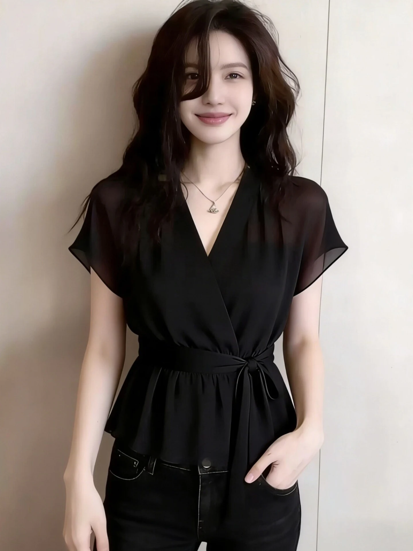 New Design Belted Shirt Short Sleeve V-Neck Women's Fashionable Summer 2026 Korean Style Straight Cut Commute Wind Blouse
New Design Belted Shirt Short Sleeve V-Neck Women's Fashionable Summer 2026 Korean Style Straight Cut Commute Wind Blouse