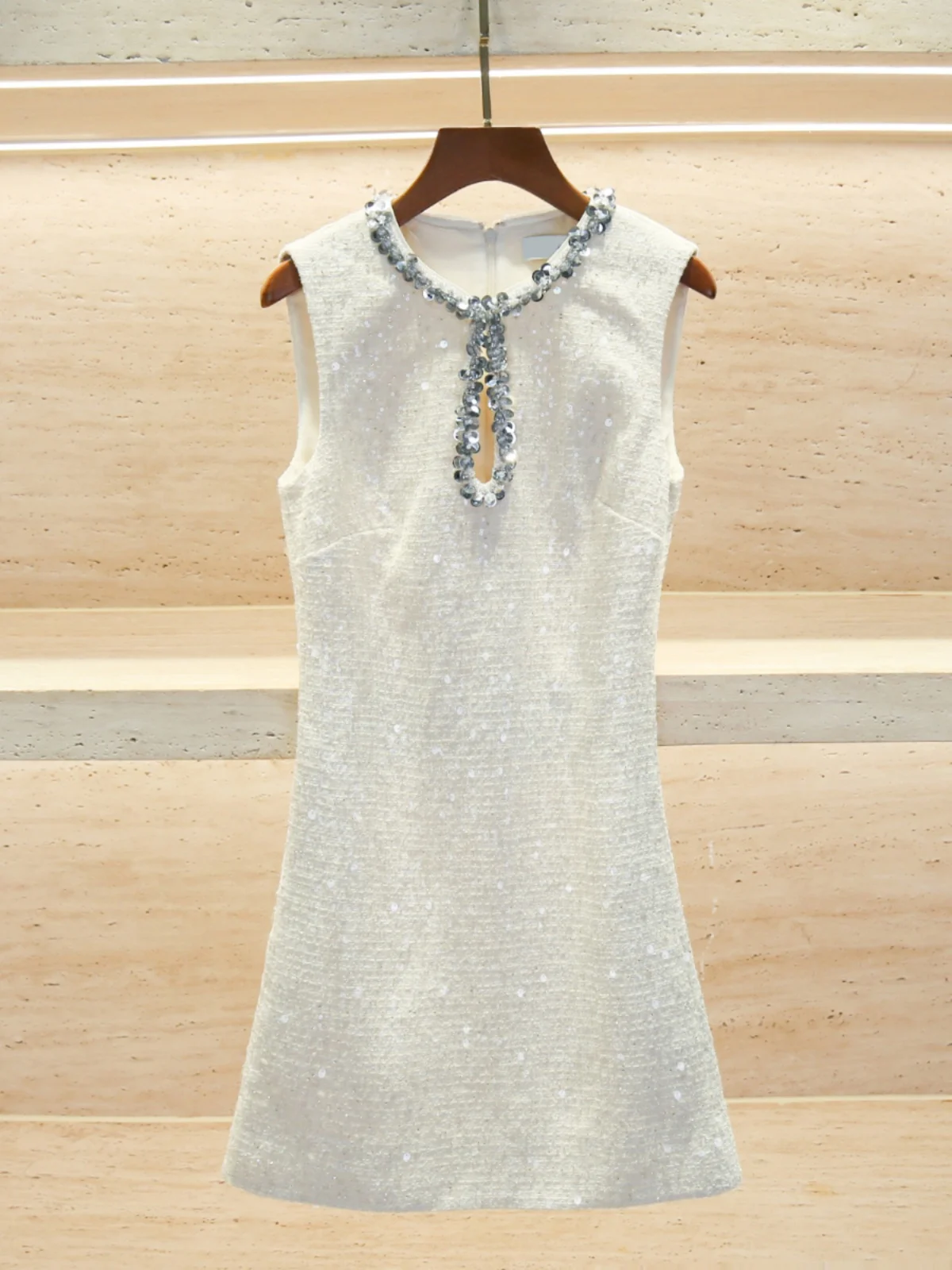 High Waist A-Line Dress with Sequin Hollow out Detail Sleeveless Design Elegant Commute Style Short Skirt for Women
High Waist A-Line Dress with Sequin Hollow out Detail Sleeveless Design Elegant Commute Style Short Skirt for Women