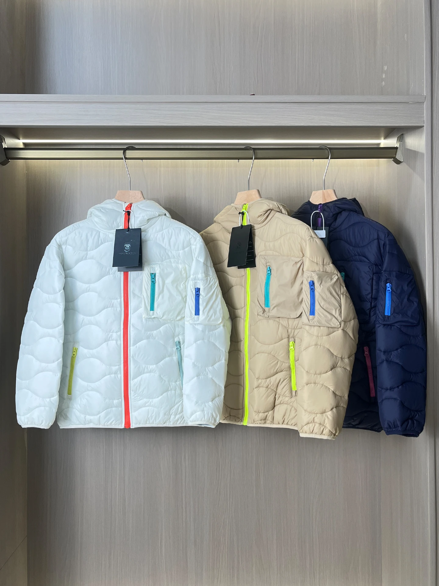 Lightweight Cotton Jaet Couples Winter Faionable Color Blo Quilted Warm Hooded Coat Women's Candy-Colored Street Sle
Lightweight Cotton Jaet Couples Winter Faionable Color Blo Quilted Warm Hooded Coat Women's Candy-Colored Street Sle