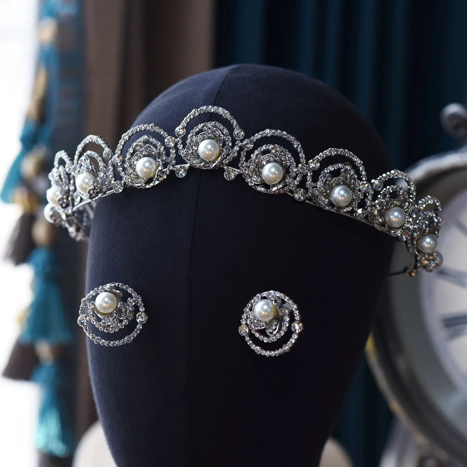 Корейская тиара с кристаллами и жемчугом - элегантные свадебные аксессуары для волос на свадьбу, выпускной, головные уборы
Корейская тиара с кристаллами и жемчугом - элегантные свадебные аксессуары для волос на свадьбу, выпускной, головные уборы