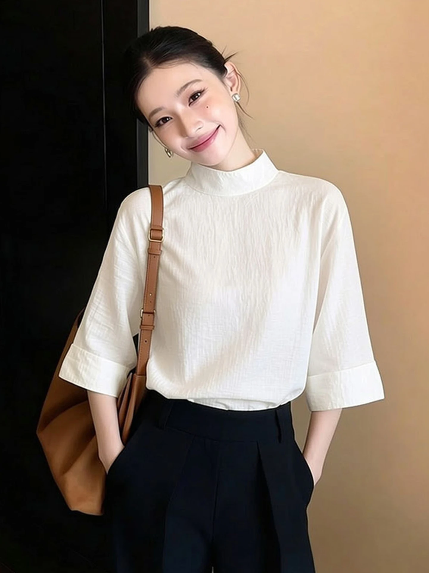 Elegant Soft Chiffon Shirt Three-Quarter Sleeve Comfortable Age-Defying Spring High-End Casual Loose Fit Women's Top
Elegant Soft Chiffon Shirt Three-Quarter Sleeve Comfortable Age-Defying Spring High-End Casual Loose Fit Women's Top