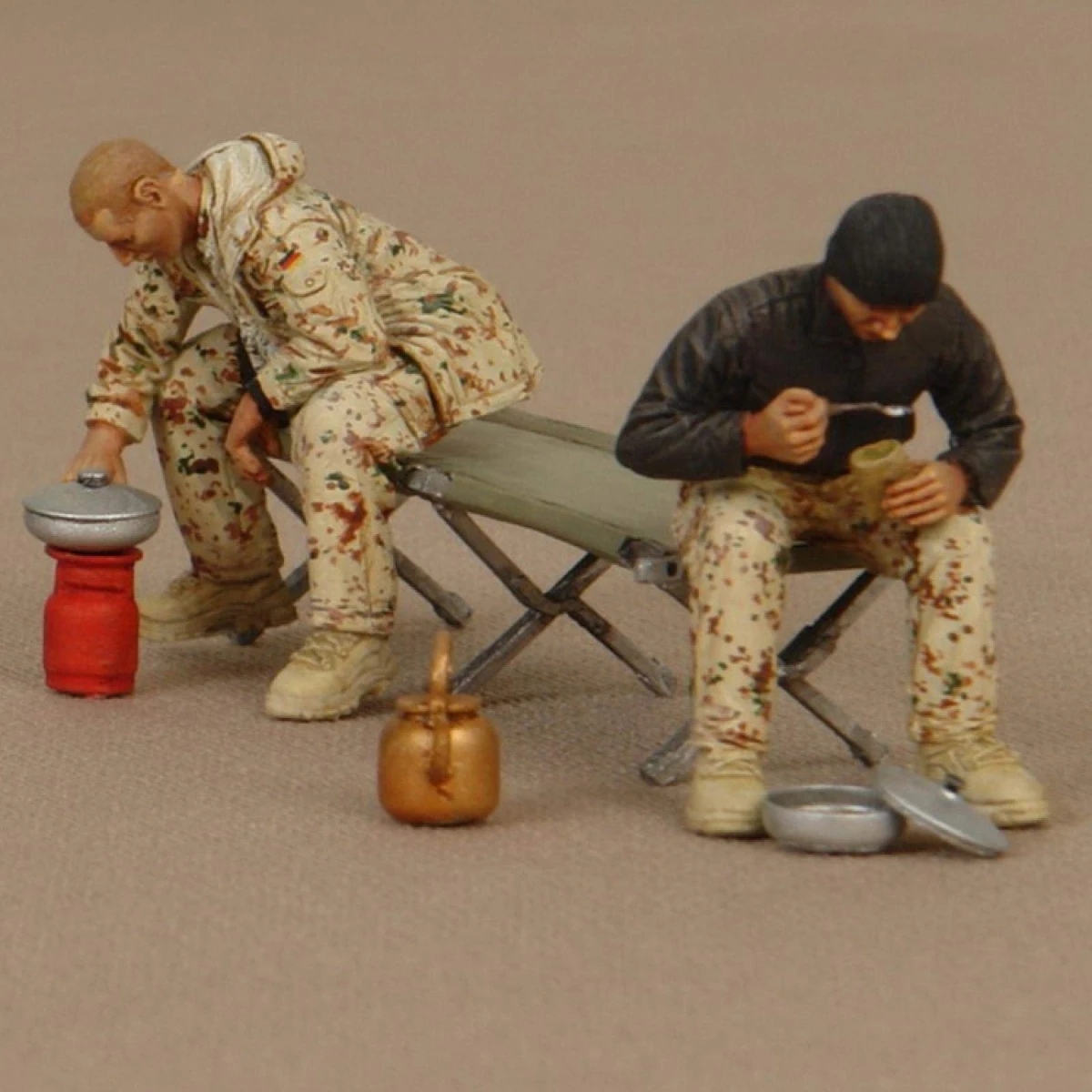 1/35 resin soldier model GK - German Bundeswehr soldier - unassembled and unpainted DIY kit - 1056R
1/35 resin soldier model GK - German Bundeswehr soldier - unassembled and unpainted DIY kit - 1056R