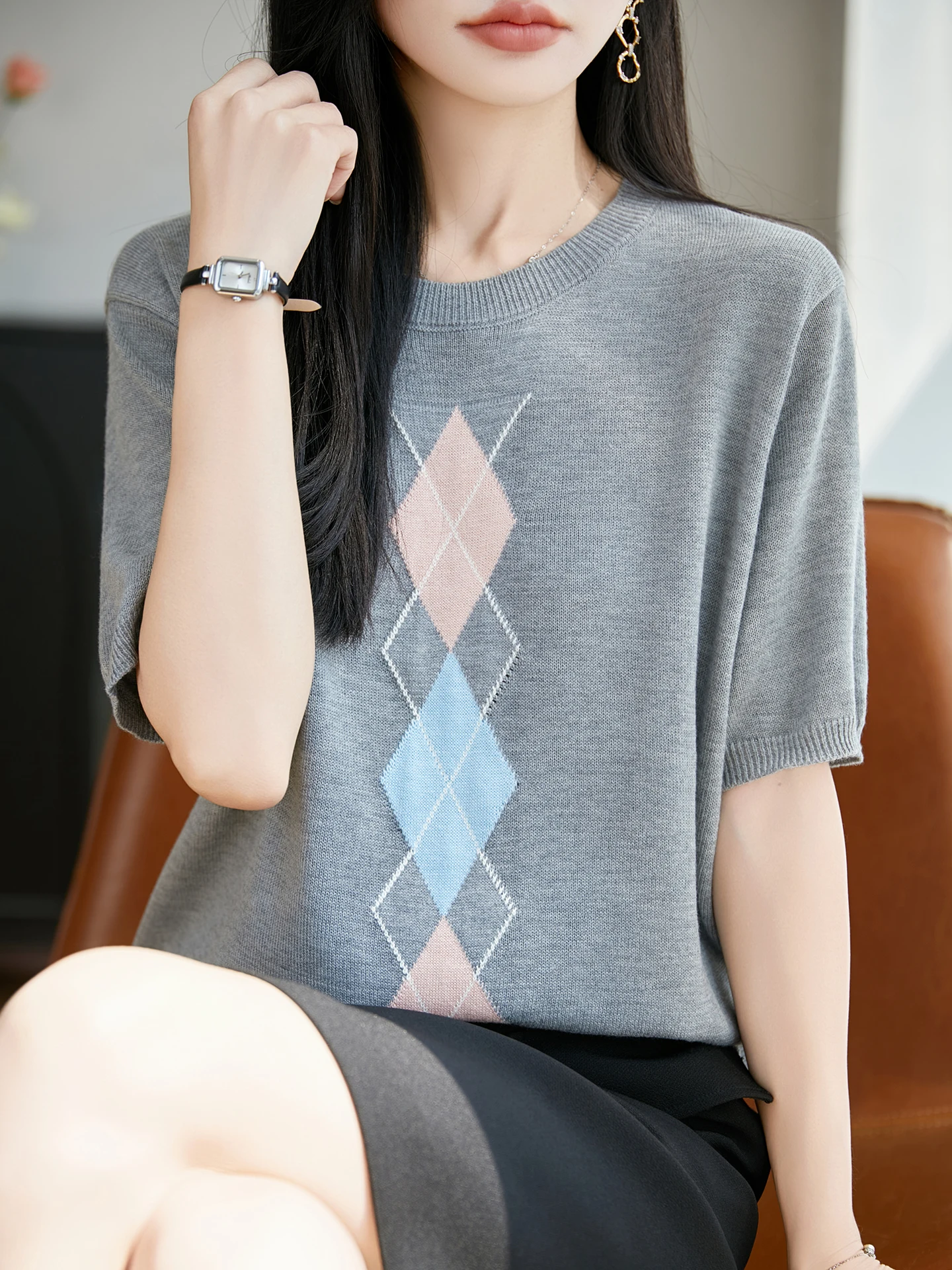 Skin-friendly Knitted Short Sleeve Women's T-shirt Lightweight round Neck Slimming Summer Top Soft Combed Cotton Breathable
Skin-friendly Knitted Short Sleeve Women's T-shirt Lightweight round Neck Slimming Summer Top Soft Combed Cotton Breathable